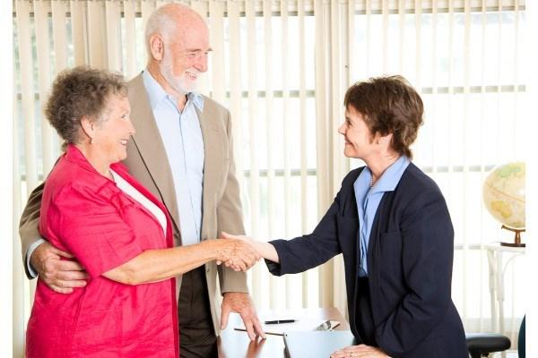 Michigan Elderly Couple Updating their Estate Plan With and Elder Law Attorney